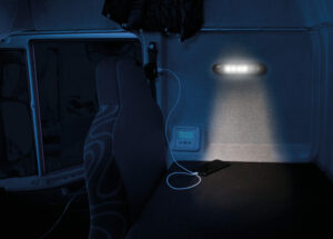 Pivot-4, luce di cortesia a 4 led, 12/24V - immagine 5