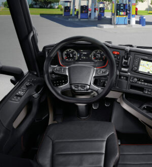 Club Sport, coprivolante su misura in Skeentex - compatibile per - Iveco S-Way (10/2019>) - immagine 2