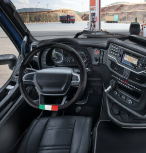 Flag Italia, coprivolante su misura in Skeentex - compatibile per - Iveco S-Way (10/2019>) - immagine 2
