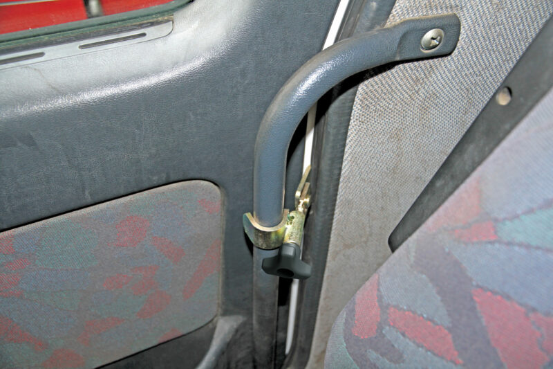 Serrature interne aggiuntive per cabina camion - compatibile per Mercedes Actros MP1 (09/96>09/03) - Mercedes Actros MP2 (04/03>12/08) - Mercedes Actros MP3 (06/08>12/13) - immagine 2